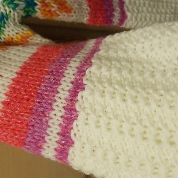 American Eagle Colorful Snowflake Sweater - Picture 6 of 8